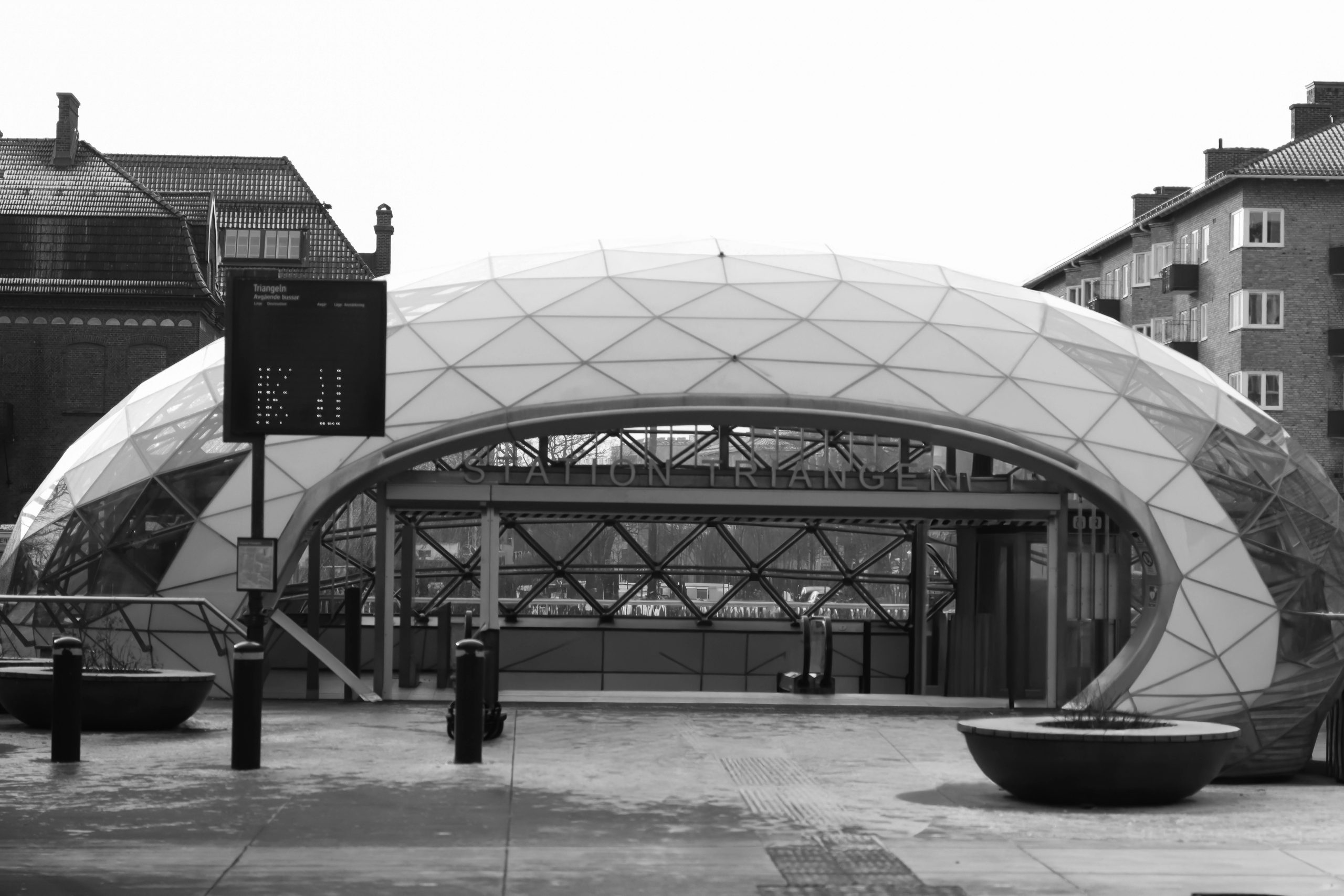 Mastering The Art Of Minimalist Packing For Your Travels